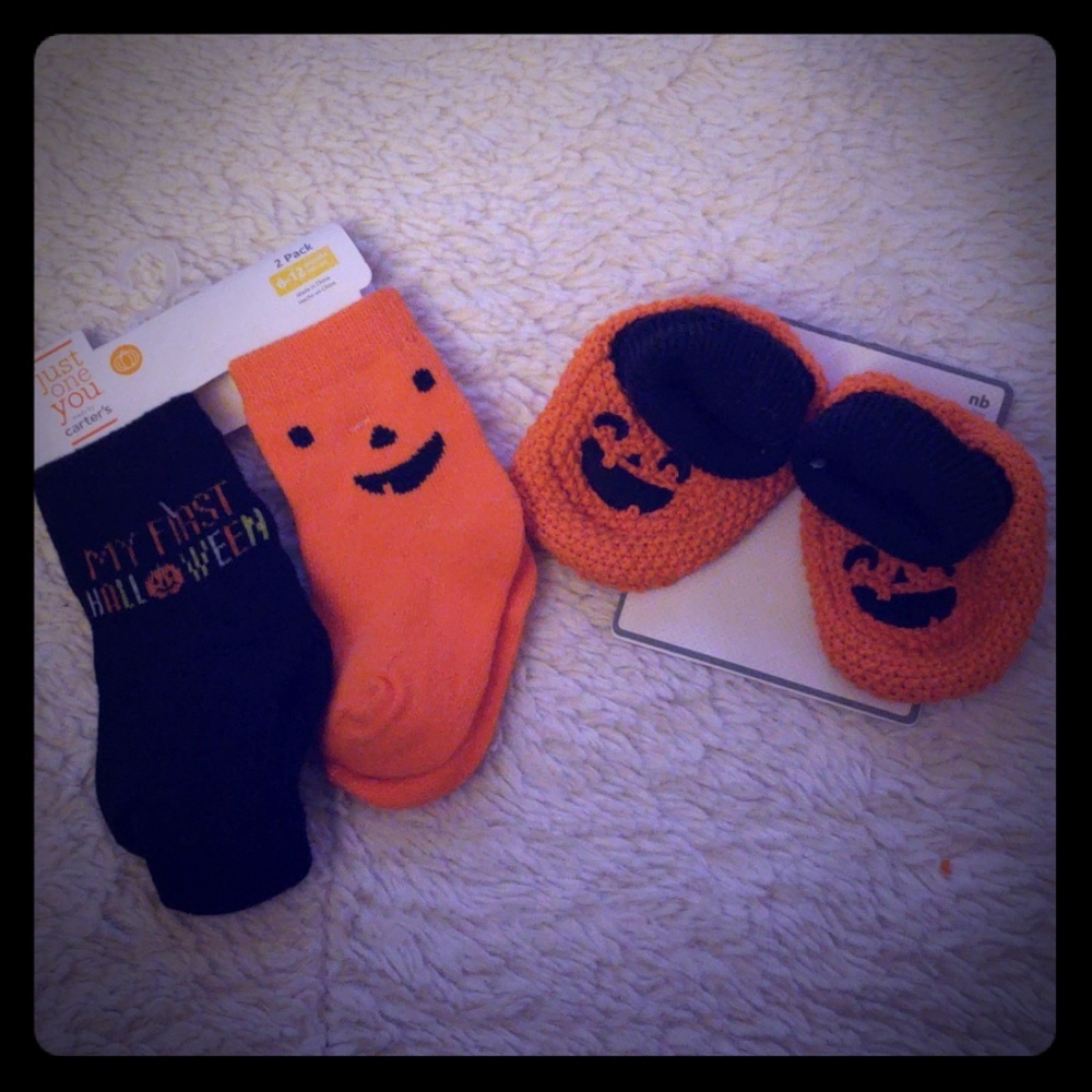 🏷🏷My first halloween socks and booties🏷🏷